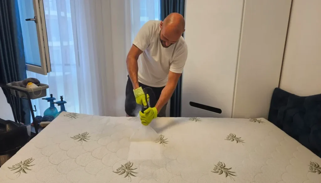 Saltea curățată profesional la domiciliul clientului în Oradea