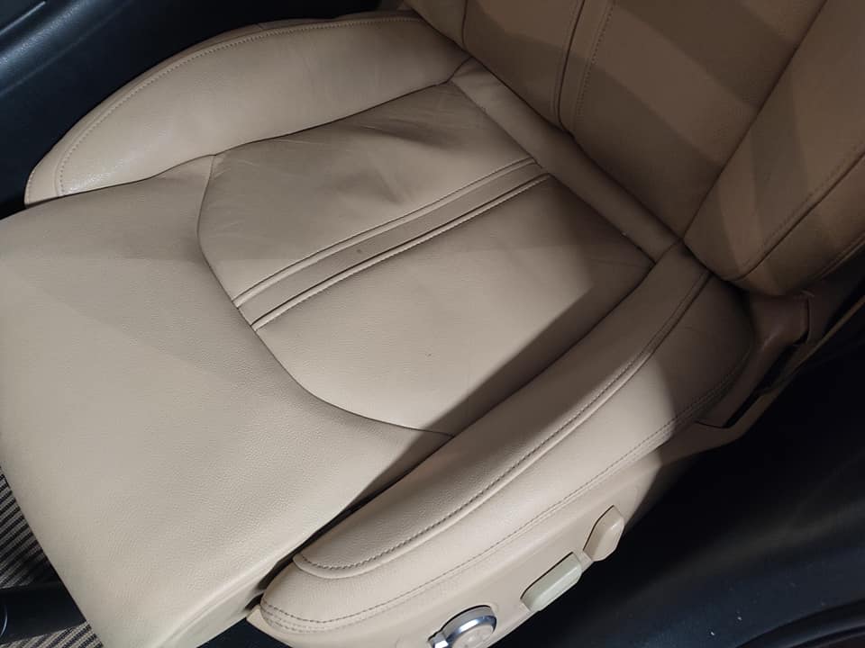 Igienizare cu abur a suprafețelor textile din interiorul auto în Oradea